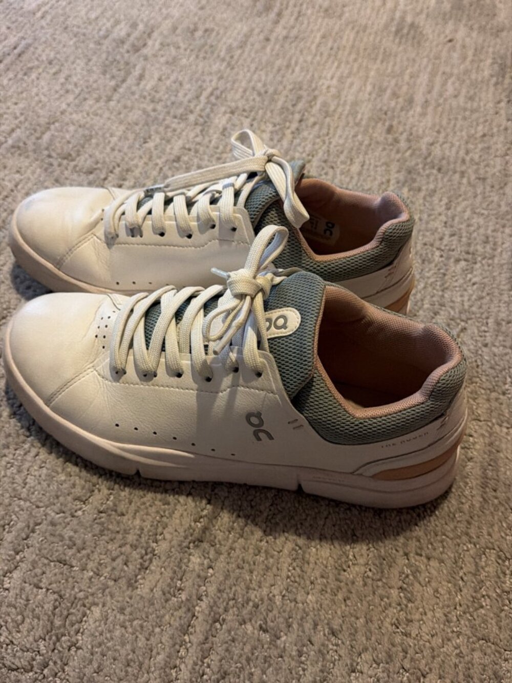 On Roger Centre Court Sneakers White US 7.5 Women